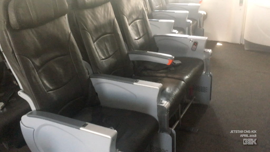 Standard Economy Class seats on Jetstar's 787-8, the middle block.